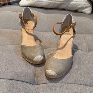 White Mountain Women's Gray and Tan Espadrille Heels